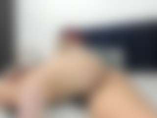 melanie-rouxs MILF webcam performer live streaming