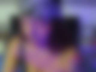 melanie-rouxs MILF webcam performer live streaming