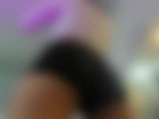Live cam show with melanie-rouxs - Skinny MILF on Milfs Live