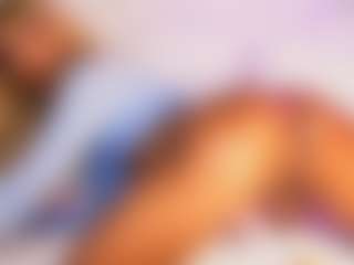 Live cam show with MELODYHANTZ - Small Tits on Camsoda