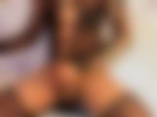 Live cam show with MELODYHANTZ - Tease on xfollow cams