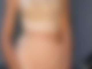 Live cam show with RossieFontecchio - Blue Eyes on Camsoda