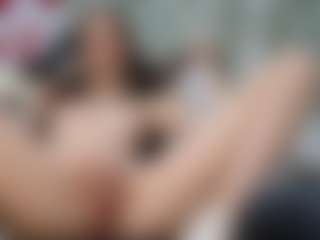 Live cam show with RossieFontecchio - Brown Hair on madthumbs