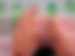 Live cam show with April Grey - Average on Camming Site