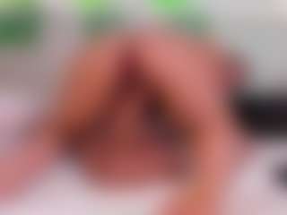 Live cam show with April Grey - Brown Eyes on Camsoda