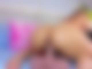 Live cam show with April Grey - Petite on CamwithHer
