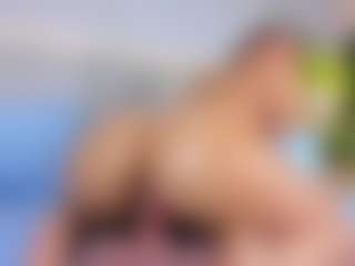 Live cam show with April Grey - Petite on CamwithHer