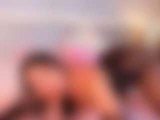 Live cam show with April Grey - Squirt on AdultVida.com