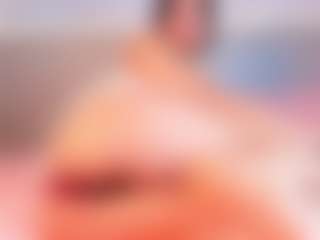 Live cam show with April Grey - Cute on CamwithHer