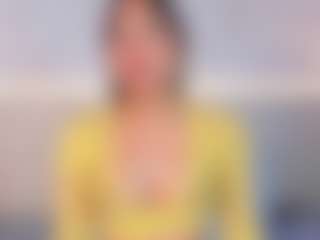 Live cam show with April Grey - Petite on friskycurves.com