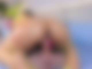 Live cam show with April Grey - Brown Hair Teen (18+) on Camiplay Live