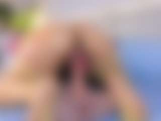 Live cam show with April Grey - Average on Adult Interactions