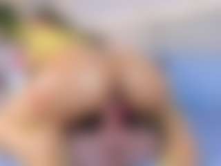 Live cam show with April Grey - Ahegao on live18s.com