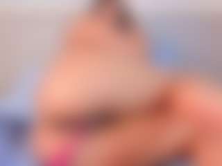 Live cam show with April Grey - Submissive on LiveSexCams6