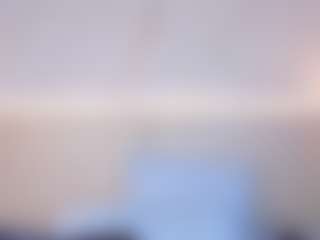 Live cam show with April Grey - Petite on AdultVida.com