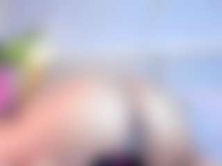 Live cam show with April Grey - Brown Hair Teen (18+) on googirlz