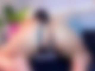 Live cam show with April Grey - Colombia on Milf Play