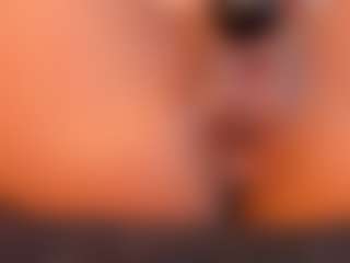 Live cam show with April Grey - Small Tits on Camiplay Live