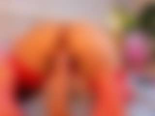 Live cam show with April Grey - Petite on Camsoda.co