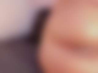 Live cam show with April Grey - Spank Brown Hair on Camiplay Live