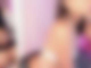 Live cam show with AriiannaVega - Squirt on StripNow