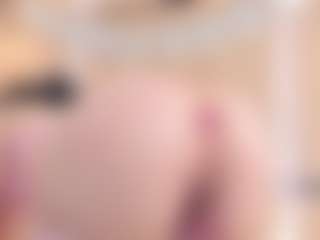 Live cam show with Chloe-Cortez - Squirt Teen (18+) on Dare Cams