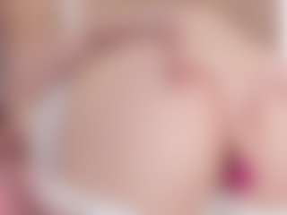 Live cam show with Chloe-Cortez - Skinny on Camsoda Late Night