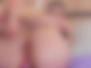 Live cam show with Chloe-Cortez - Erotic Dance on Camsoda