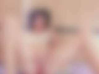 Live cam show with Chloe-Cortez - Cute on TeamSkeetLive
