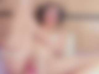 Live cam show with Chloe-Cortez - Deepthroat on livesuperchat.net