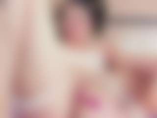 Live cam show with Chloe-Cortez - Dildo Or Vibrator on Gym Cam Girls