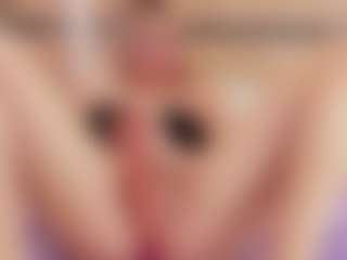 Live cam show with Chloe-Cortez - Deepthroat on madthumbs