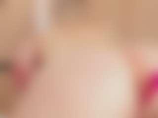 Live cam show with Chloe-Cortez - Small Tits on livesuperchat.net