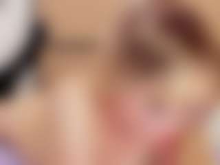 Live cam show with Chloe-Cortez - Cute on Mixed Magazine Live