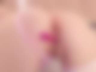 Live cam show with Chloe-Cortez - Deepthroat on Camsoda