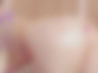 Live cam show with Chloe-Cortez - Petite Toys on AdultVida.com