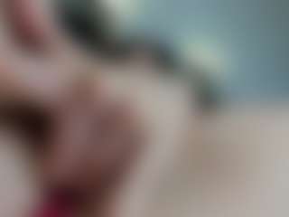 Live cam show with Chloe-Cortez - Spank on AdultVida.com