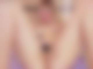 Live cam show with Chloe-Cortez - Petite on luckytryst.com