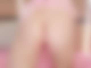 Live cam show with Chloe-Cortez - Ahegao on AdultVida.com