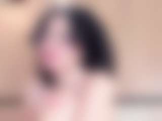 Live cam show with Chloe-Cortez - Shaved Pussy on Camsoda