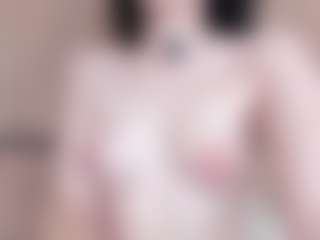 Live cam show with Chloe-Cortez - Small Tits on TeamSkeetLive