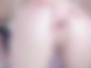 Live cam show with Chloe-Cortez - Fingering on AdultVida.com