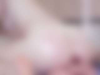 Live cam show with Chloe-Cortez - Petite on Milfs Live