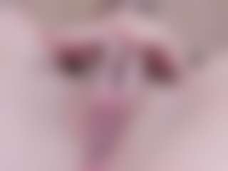 Live cam show with Chloe-Cortez - Twerk on Milfs Live