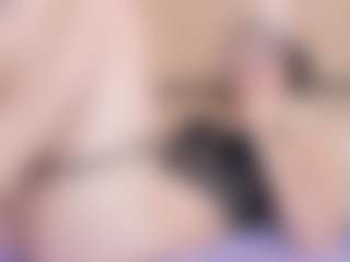 Live cam show with Chloe-Cortez - Skinny on slutload