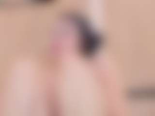 Live cam show with Chloe-Cortez - Fingering on Camsoda