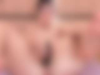 Live cam show with Chloe-Cortez - Sexy on Mixed Magazine Live