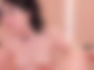 Live cam show with Chloe-Cortez - Ass Bouncing on SpankPalCams