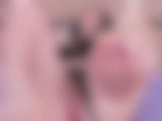 Live cam show with Chloe-Cortez - Wife Skinny on Camsoda