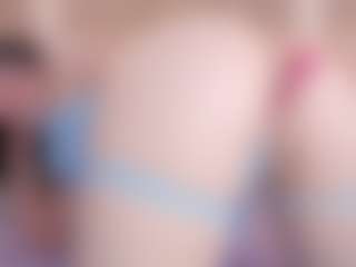 Live cam show with Chloe-Cortez - Deepthroat on Milfs Live